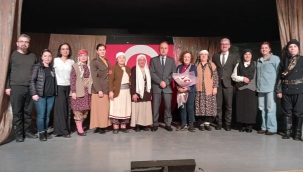 'KUVAYI MİLLİYE KADINLARI' EĞİTİM-İŞ İÇİN SAHNEDE