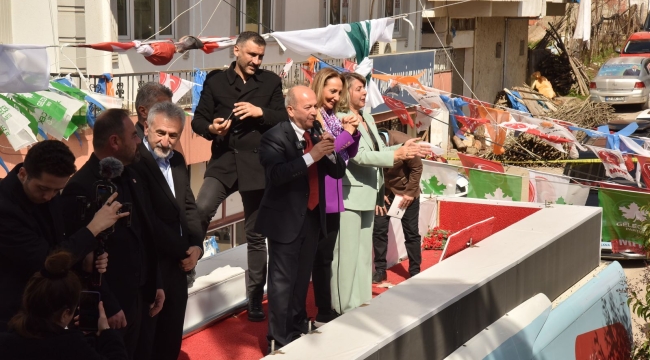 ÇAMAŞ'TA TARİHİ MİTİNG