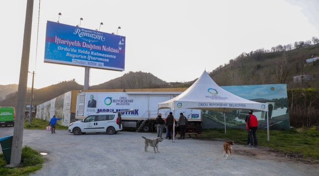 TIR ŞOFÖRLERİ İFTAR SAATİNİ ORDU'YA GÖRE AYARLIYOR