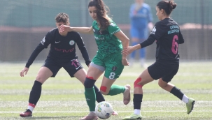 ÜNYE KADIN FUTBOL KULÜBÜ, ÇATALCA'YI SAHADAN SİLDİ!