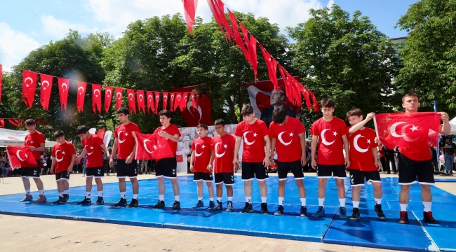 19 MAYIS COŞKUYLA KUTLANDI