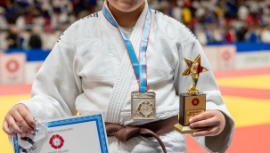 BÜYÜKŞEHİR'İN SPORCULARI BAŞARIYA DOYMUYOR