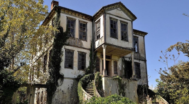 115 YILLIK KONAK GELECEĞE TAŞINIYOR