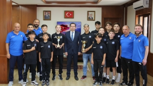 KAYMAKAM IŞIK, ŞAMPİYONLARI AĞIRLADI