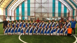 ÜFK'DA YAZ FUTBOL OKULU DEVAM EDİYOR