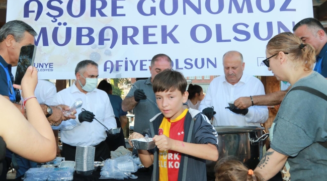 ÜNYE BELEDİYESİ'NDEN AŞURE ETKİNLİĞİ