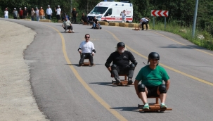 ÜNYE'DE BİLYALI ARABA YARIŞI HEYECANI