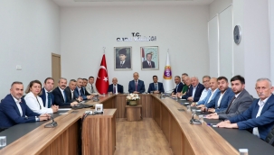 VALİ EROL, BELEDİYE BAŞKANLARIYLA BİR ARAYA GELDİ