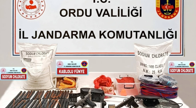 JANDARMA KUMRU'DA DEFİNECİLERE GÖZ AÇTIRMADI!
