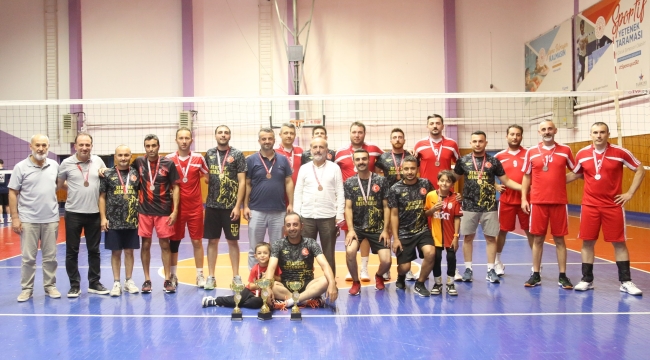 Ordu'da Kamu Spor Oyunları Voleybol Turnuvası Büyük Heyecanla Tamamlandı