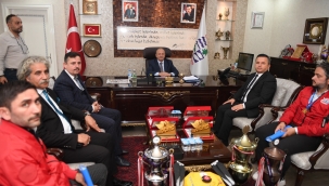 TEKNOFEST BİRİNCİLERİNDEN BAŞKAN TAVLI'YA ZİYARET