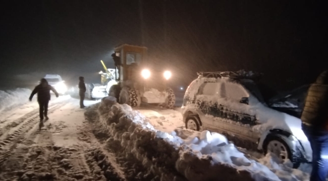 YÜKSEKLERDE KAR, SAHİLDE YOĞUN YAĞIŞ ETKİLİ