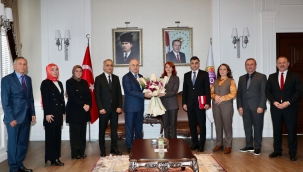 ÖĞRETMENLERDEN VALİ EROL'A ZİYARET