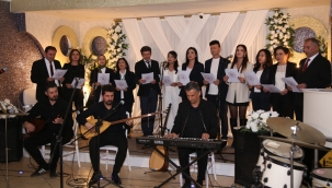 ŞEHİT FATİH EFİLOĞLU'NDAN UNUTULMAZ "YÜREKTEN ESİNTİLER" GECESİ