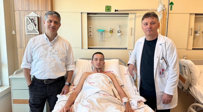 ÜNYE DEVLET HASTANESİ'NDE GENÇ HASTAYA BAŞARILI AMELİYAT