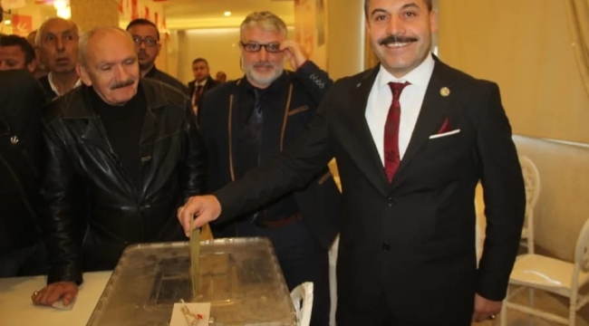 ÜSTÜNDAĞ OLAĞANÜSTÜ KONGREDEN "GÜVEN TAZELEYEREK" ÇIKTI