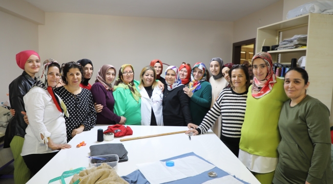 DEPREMİN ETKİSİNİ ORMEK KURSLARINDA DİKİŞ-NAKIŞ ÖĞRETEREK ATLATTI