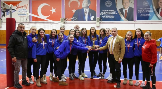 VOLEYBOL KIZLAR İL BİRİNCİLİĞİ HEYECANI SONA ERDİ!