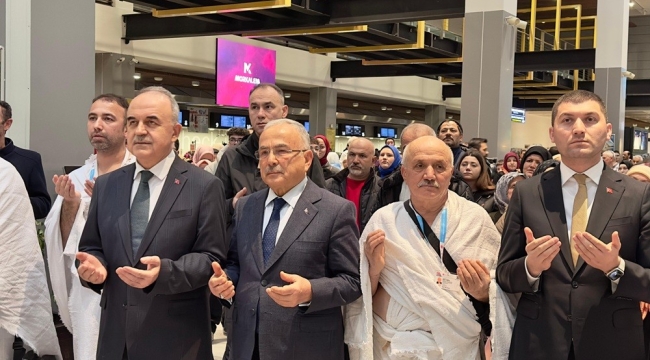 Umre Kafilesi Dualarla Uğurlandı