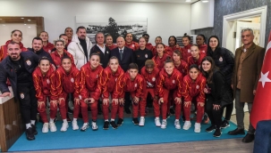 Ünye Kadın F.K. Galatasaray'ı Ağırladı