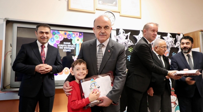 Vali Erol, Öğrencilerin Karne Sevincine Ortak Oldu