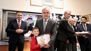 Vali Erol, Öğrencilerin Karne Sevincine Ortak Oldu