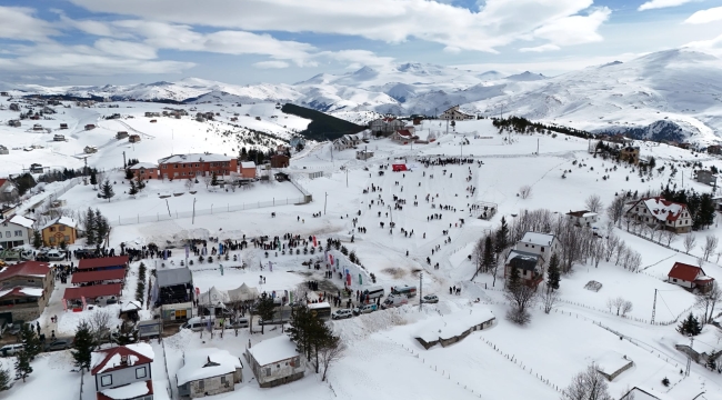 2 Bin Rakımda Renkli Festival