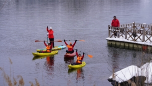 Beyaza Bürünen Fatsa Gaga Gölü Kanolarla Renklendi 
