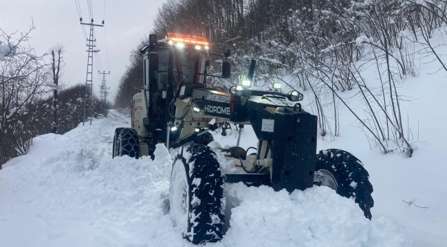 Ünye'de Karla Mücadele Çalışmaları Aralıksız Sürüyor