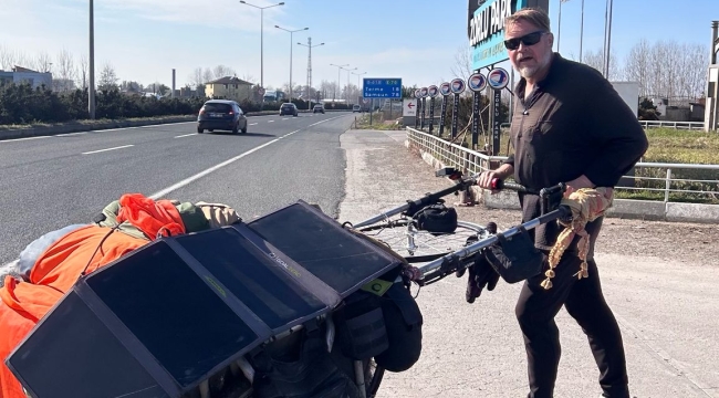 26 Yıldır Dünyayı Yürüyerek Dolaşan Karl Bushby Akçay'da Konakladı