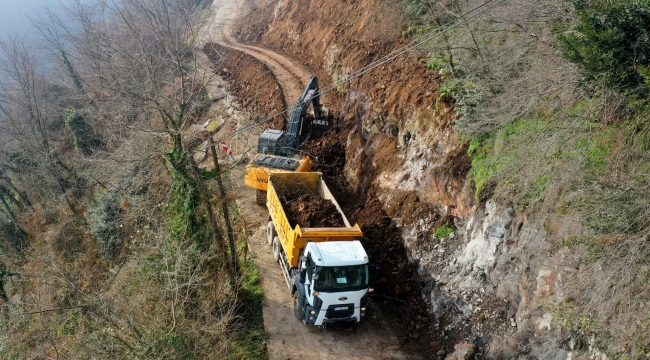 Gülyalı'da Yollar Genişletiliyor