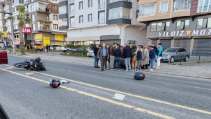 Ünye'de Trafik Kazası: Moto Kurye Yaralandı