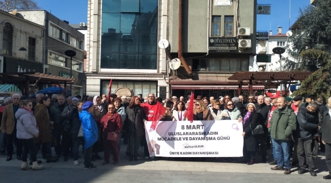 Ünye Kadın Platformu 8 Mart Dünya Emekçi Kadınlar Günü'nü Kutladı