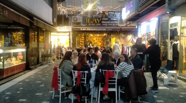 Ünye Orta Çarşı'da İftar Geleneği Bozulmadı