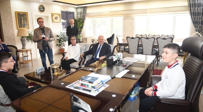 Başkan Tavlı, 23 Nisan'da Makamını Devretti