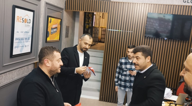 Başkan Üstündağ, Ziyaretlerine Kaledere Mahallesi'nde Devam Etti