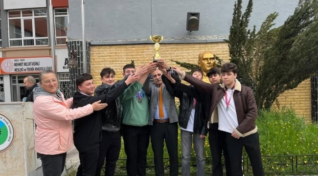 Endüstri Meslek Lisesi Öğrencilerinden Bisiklette Derece