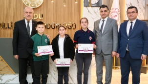 Vali Erol, Resim Sergisi Açılışına Katıldı