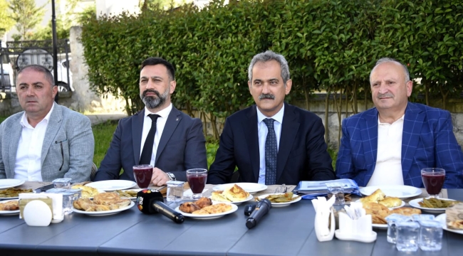 Milletvekili Özer Ünye'de Stk'larla Buluştu