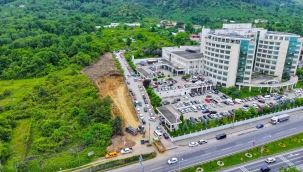 Ünye Belediyesi, Hastane Acil Girişinde Trafiği Rahatlatıyor