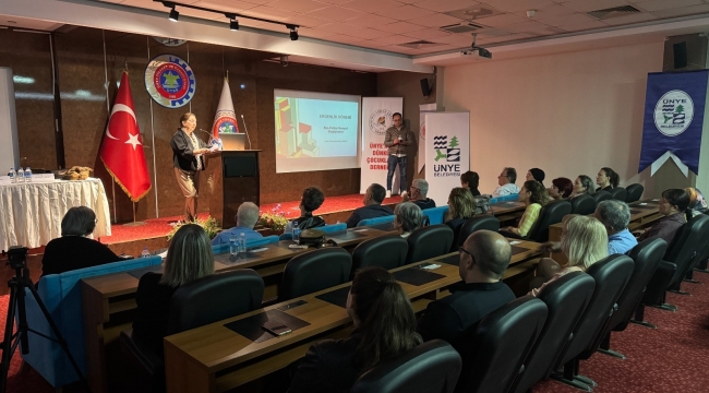 Ünye Belediyesi'nden Bilinçli Anne-Baba Eğitimi