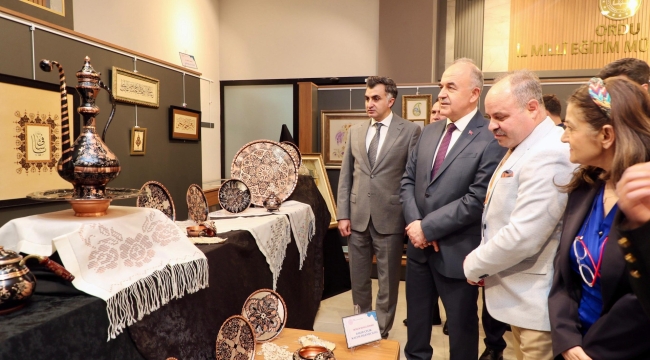 Vali Erol, "Emeğin Renkleri" Adlı Serginin Açılışına Katıldı