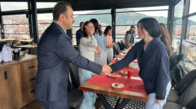 LGS Sonrası Akkuşlu Öğrencilerden Milletvekili Şanlıtürk'e Ziyaret