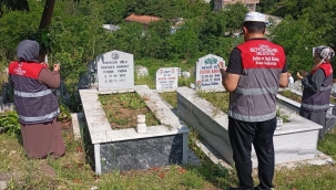 Mezarlıklar Duasız Kalmıyor