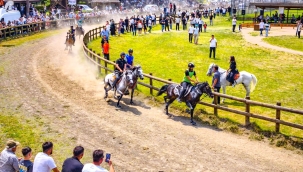 Ünye'de Rahvan At Yarışları Heyecanı