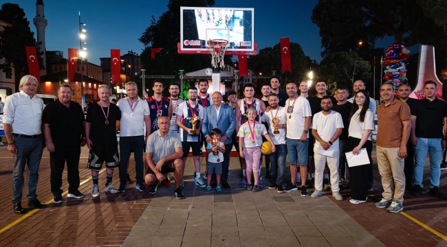 Ünye'de Basketbol ve Voleybol Heyecanı Nefes Kesti