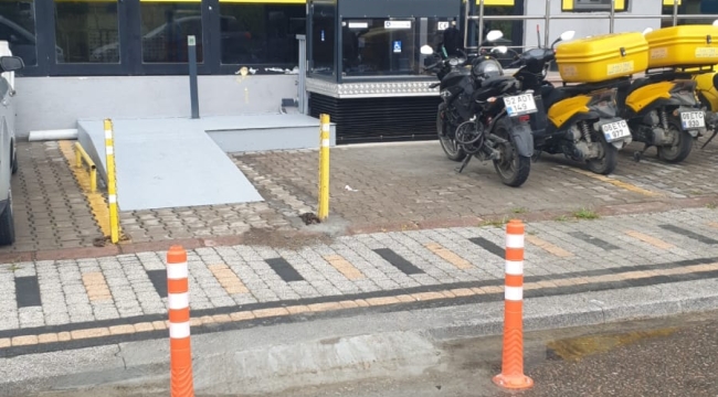 ÜSTP Talep Etti, PTT Şubesine Engelli Rampası Yapıldı