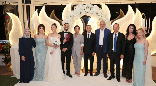 Dilara ile Eyüp Rüya Gibi Bir Düğünle Evlendi