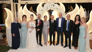Dilara ile Eyüp Rüya Gibi Bir Düğünle Evlendi