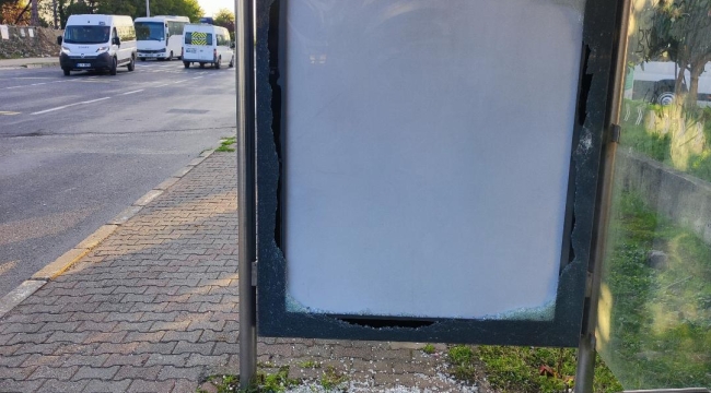 Bu Dolmuş Durağı 1 Haftadır Böyle!